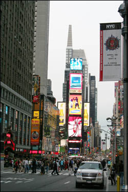 뉴욕 맨해튼에 위치한 타임스 스퀘어(Times square). 